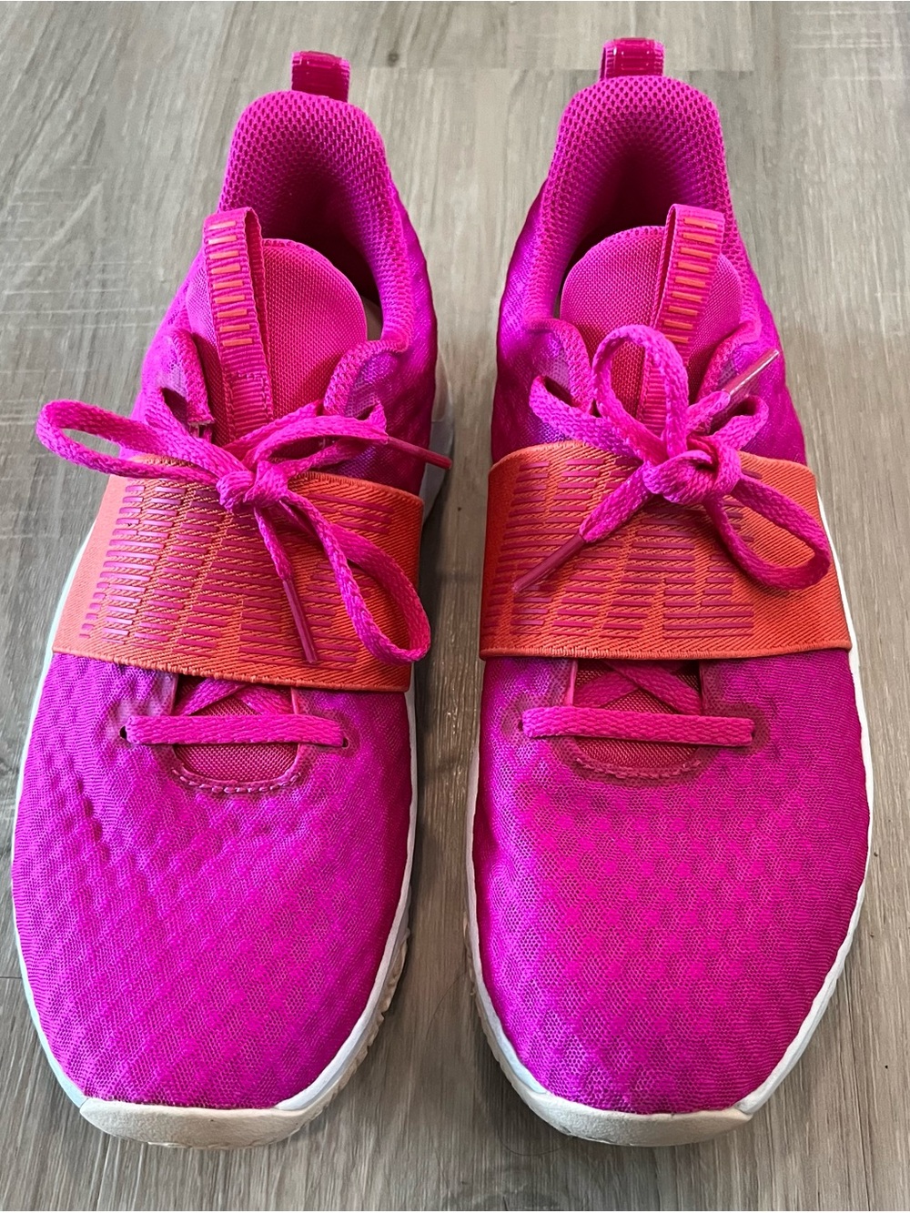 Like New - Nike In-Season TR 9 Fire Pink Size 8 Women’s
